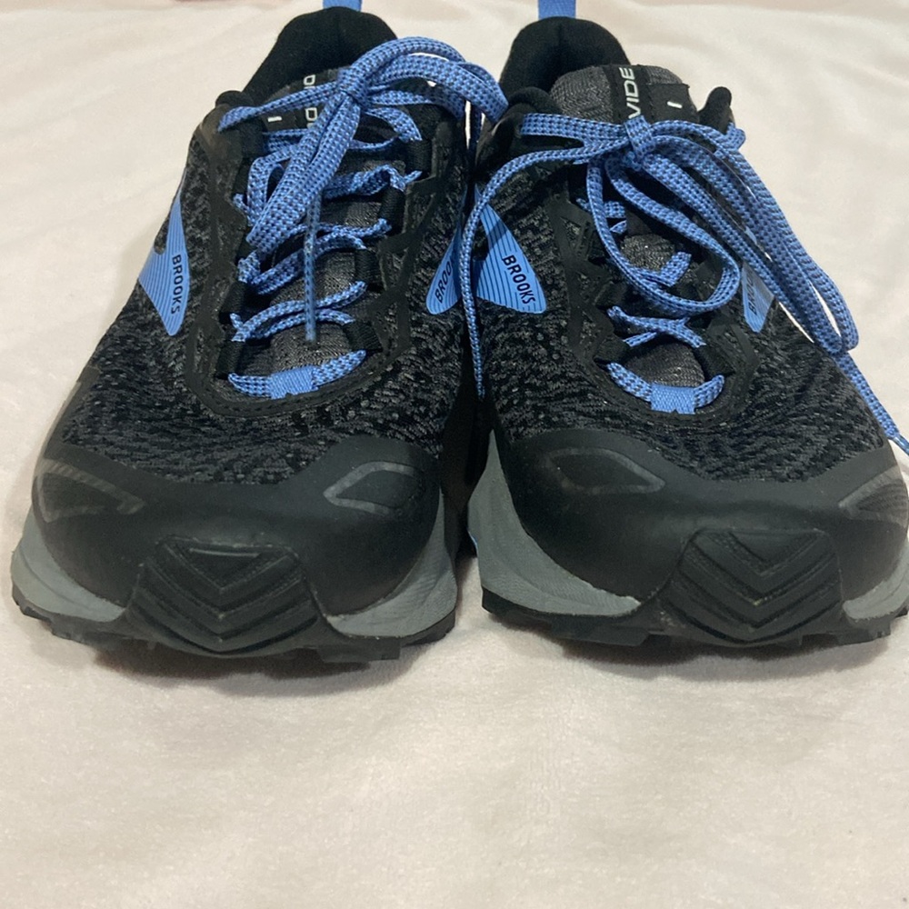 BrooksDivide sneaker size 9 - Picture 4 of 5